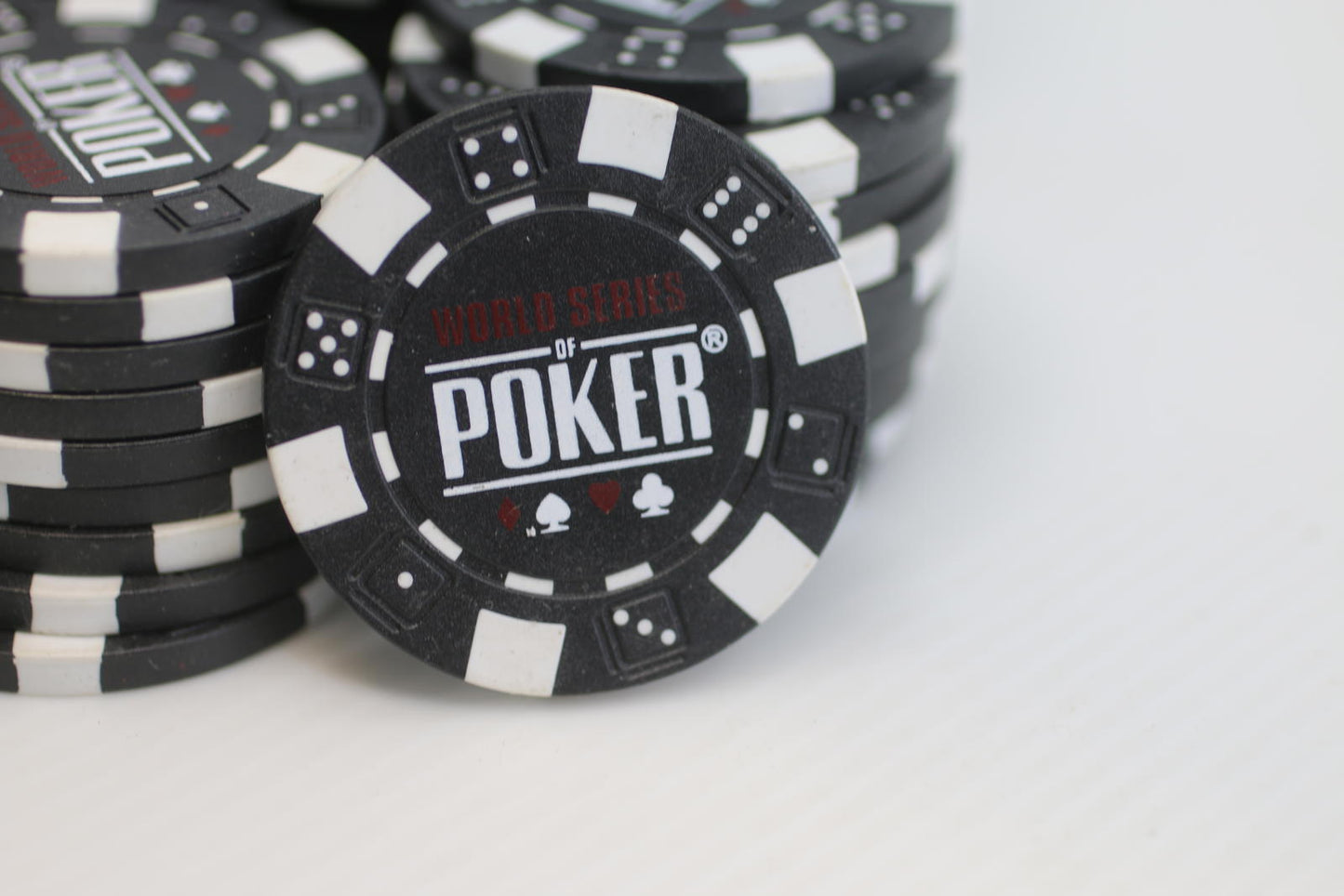 Lot of 100 WSOP World Series Poker 11.5g Casino Style Chips  Black and White
