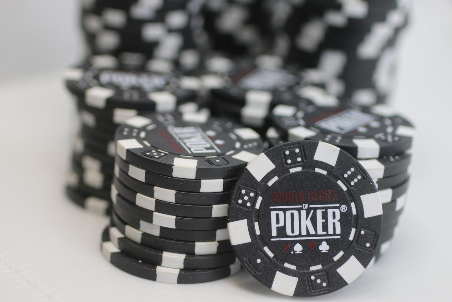Lot of 100 WSOP World Series Poker 11.5g Casino Style Chips  Black and White