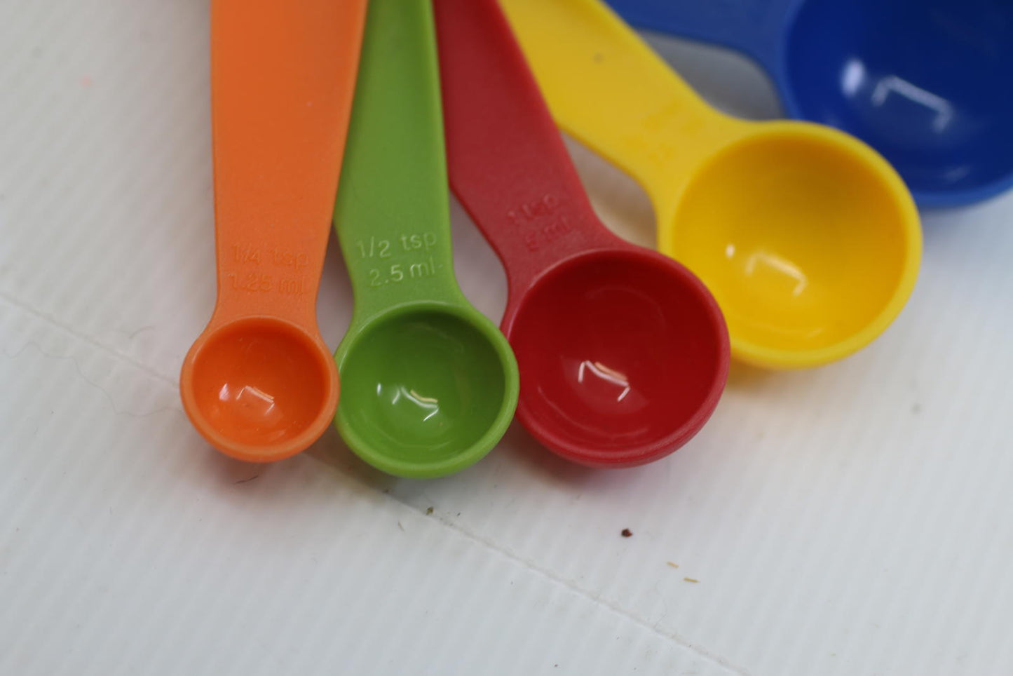 ThinkKitchen Set of 5 Colorful Measuring Spoons