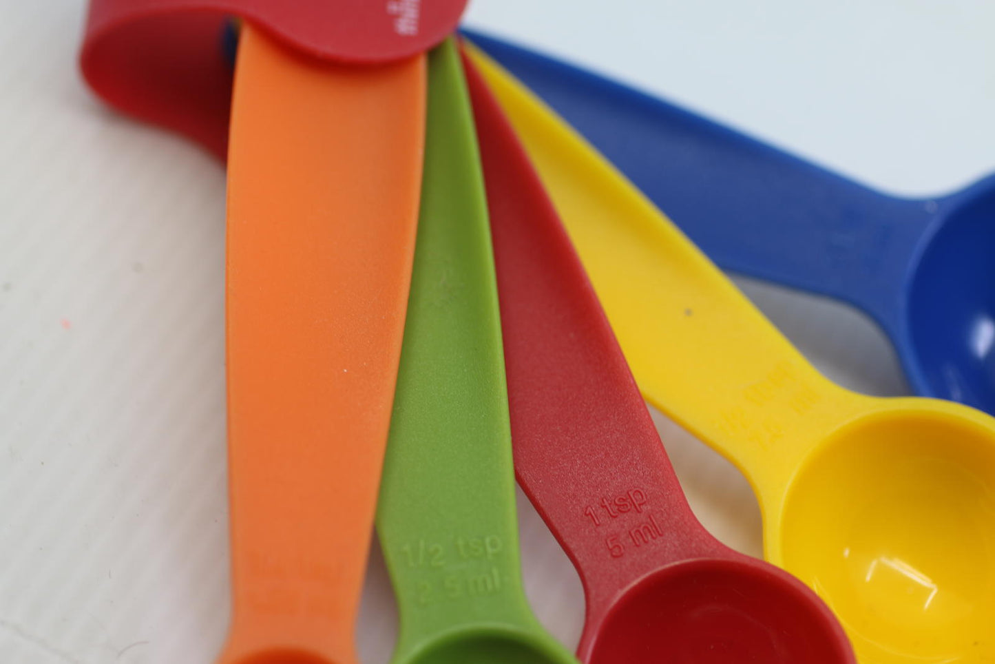 ThinkKitchen Set of 5 Colorful Measuring Spoons