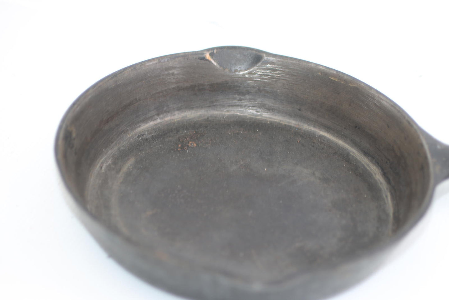 Vintage Cast Iron FinDlAY Skillet Frying Pan with TWO Pour Spouts