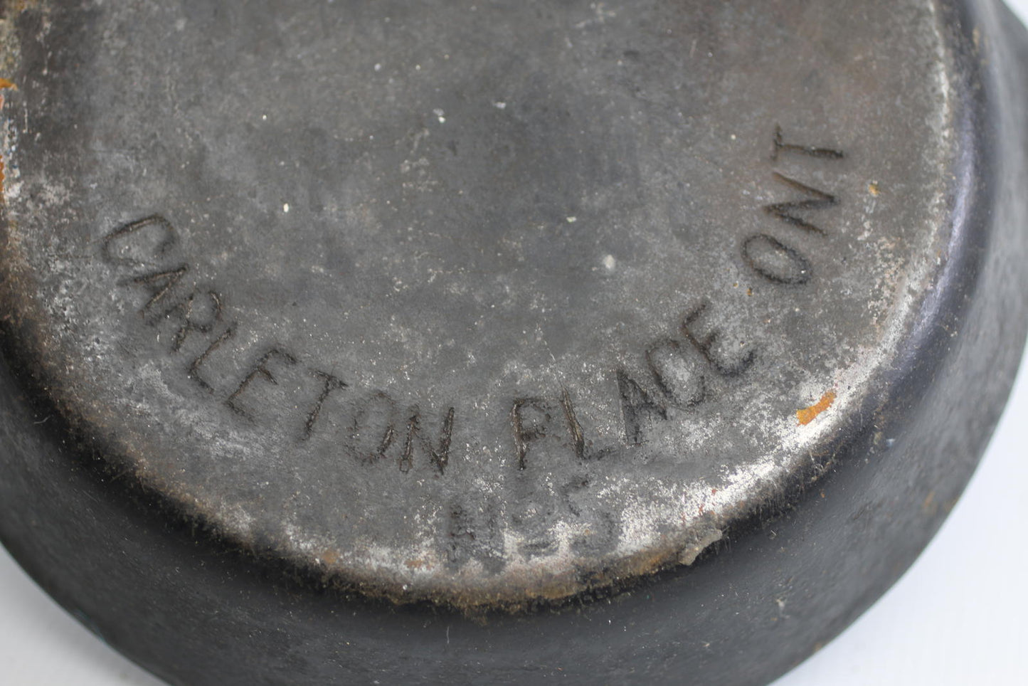 Vintage Cast Iron FinDlAY Skillet Frying Pan with TWO Pour Spouts