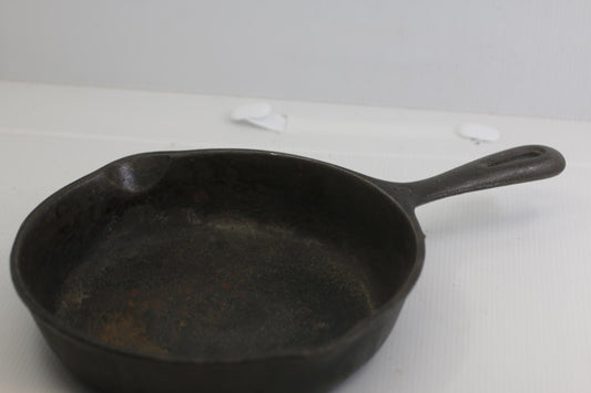 Vintage Wagner Ware 3 Inch Cast Iron Skillet Mini Frying Pan Made In USA