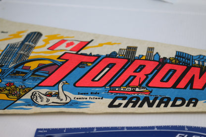 Vintage pennant felt souvenir Toronto Canada Ontario Science Center city Hall