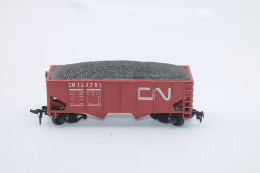 Life-Like HO Scale Canadian National 2-Bay Hopper Car #139789 With Coal Load