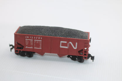 Life-Like HO Scale Canadian National 2-Bay Hopper Car #139789 With Coal Load