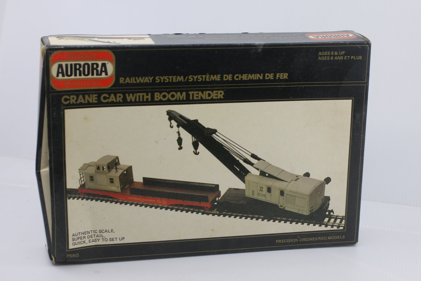 Aurora railway system crane car with boom tender #7550 HO SCALE