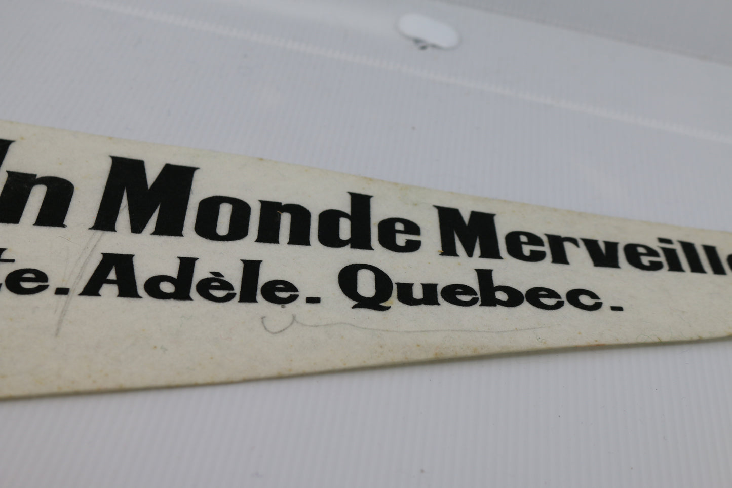 Vintage Souvenir Felt Pennant Un monde MErveilleux Ste-Adèle Québec SantACLaus