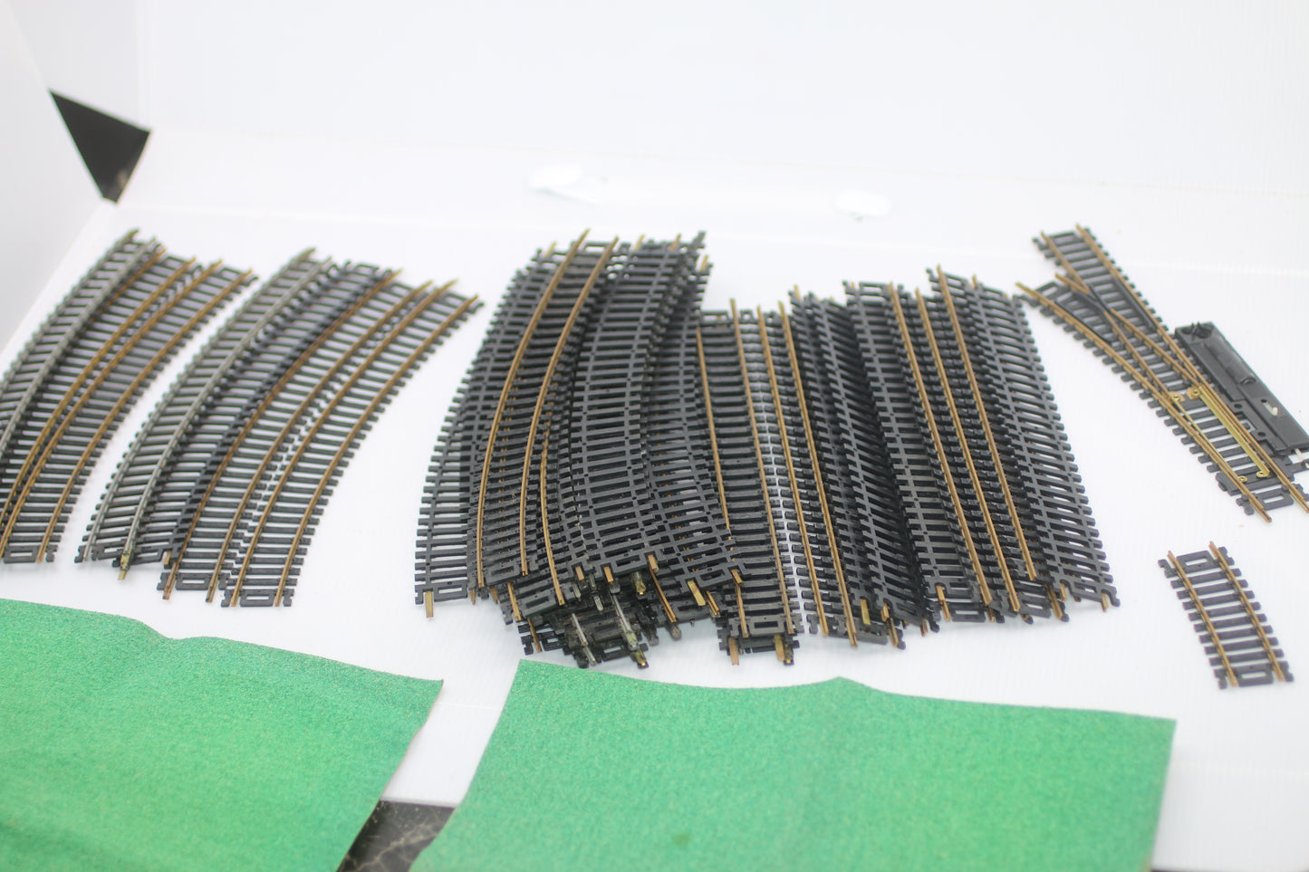 Huge lot of VINTAGE ATLAS TRAIN TRACKS Grass & switches