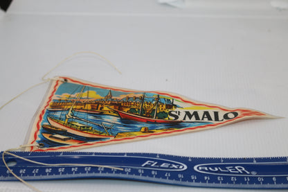 Vintage Souvenir Felt Pennant Double sided Saint-Malo Commune en France
