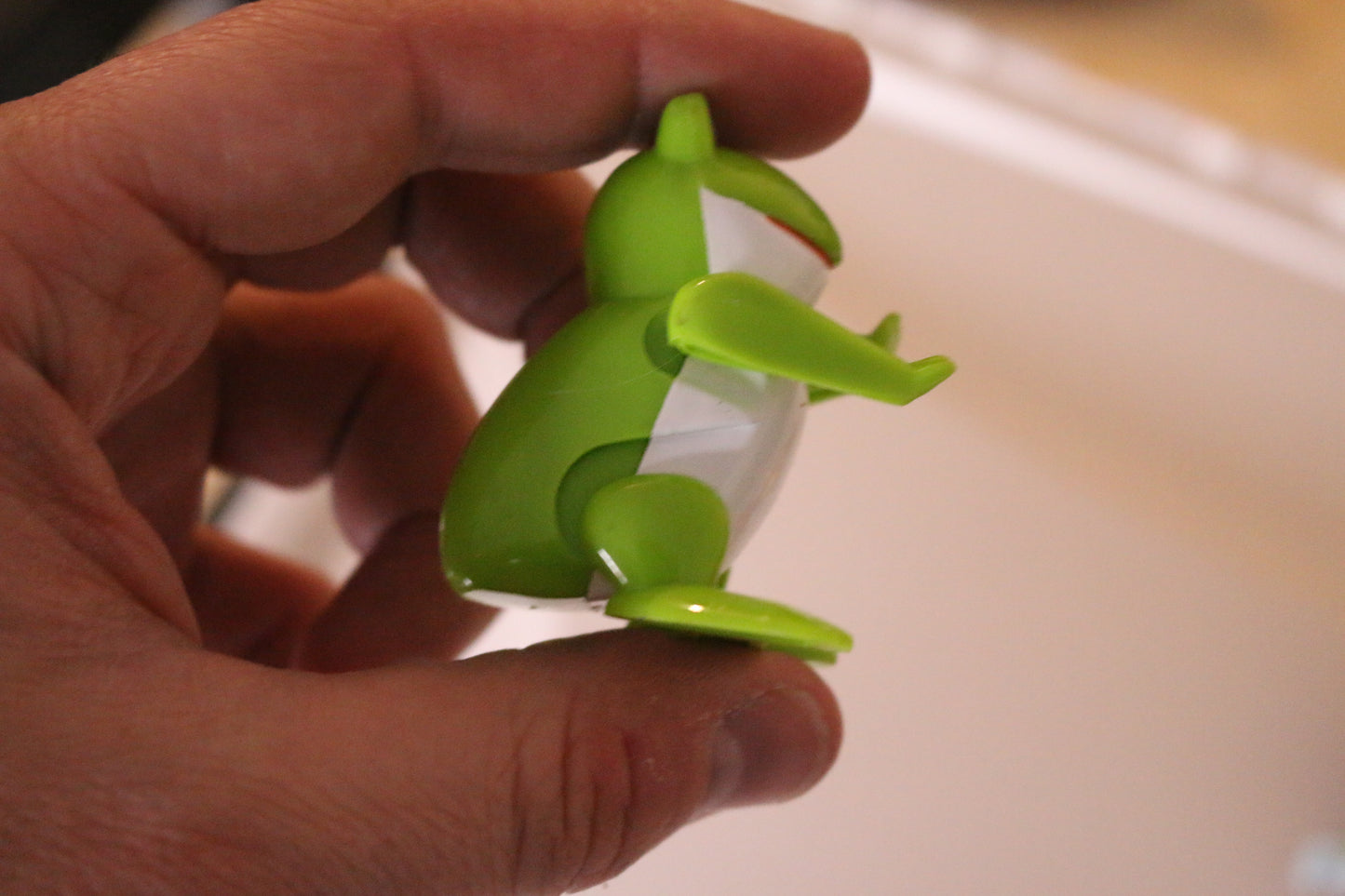 Mini Wind-Up Flipping Frogs action figure toy