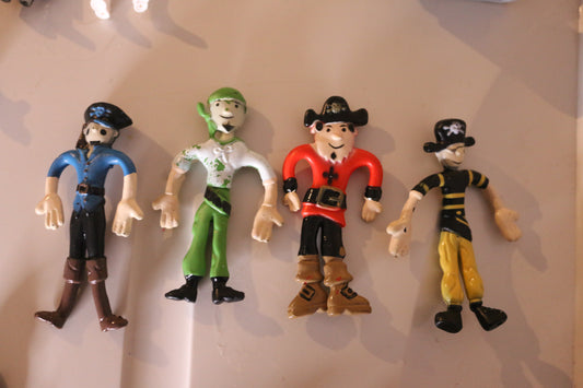 ArtCreativity Bendable Pirate Figures, Set of 4 Flexible Men, Birthday Party.