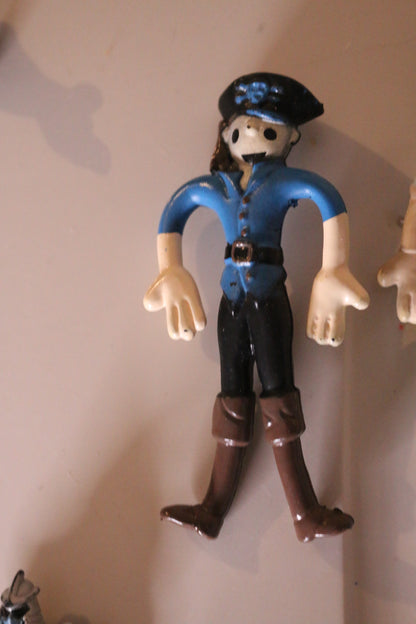 ArtCreativity Bendable Pirate Figures, Set of 4 Flexible Men, Birthday Party.