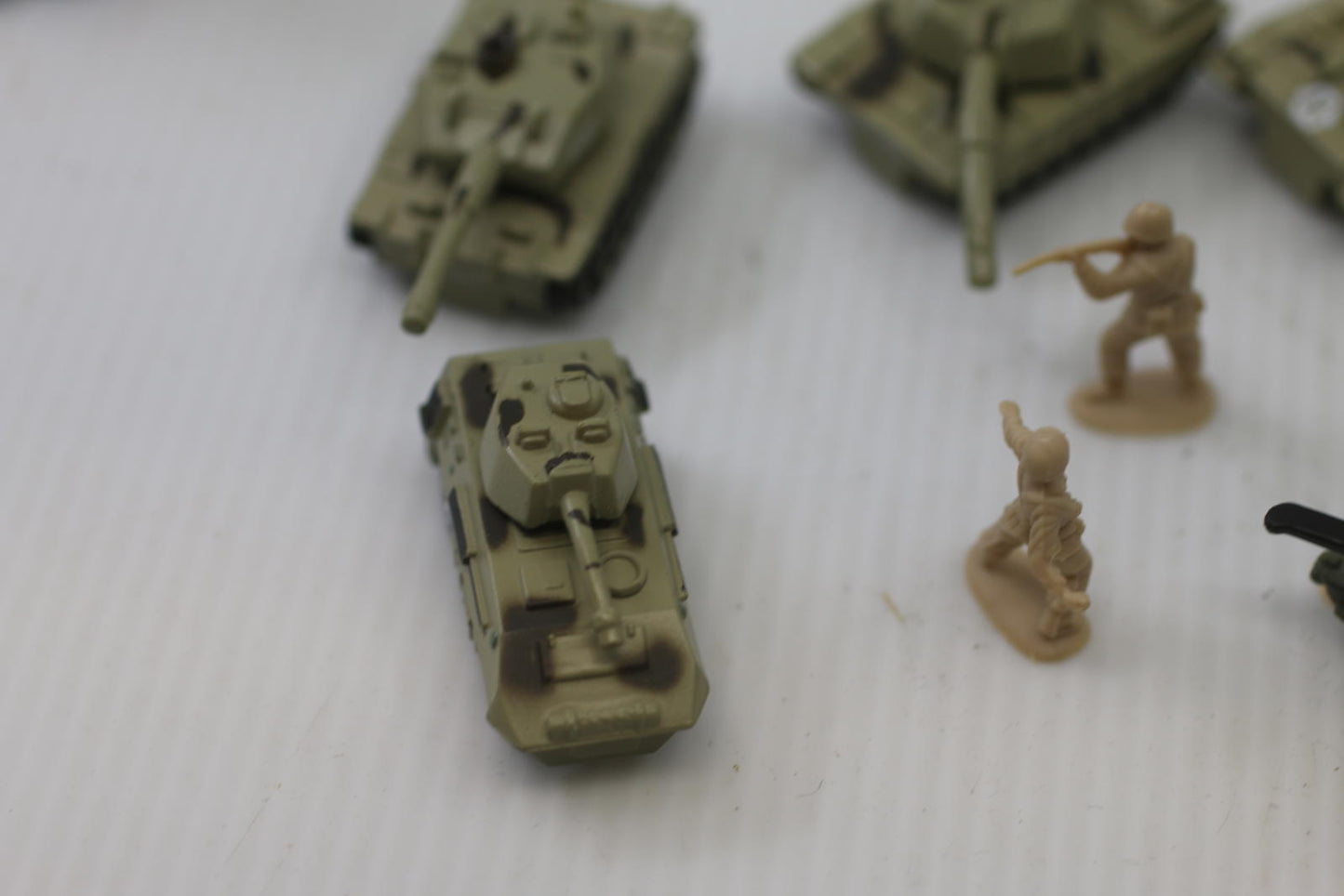 Miniature Military Tank & Helicopter Toy Lot w Soldiers Micro Machines Vehicles