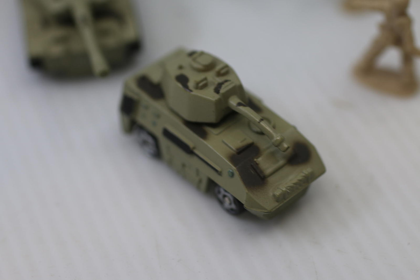 Miniature Military Tank & Helicopter Toy Lot w Soldiers Micro Machines Vehicles