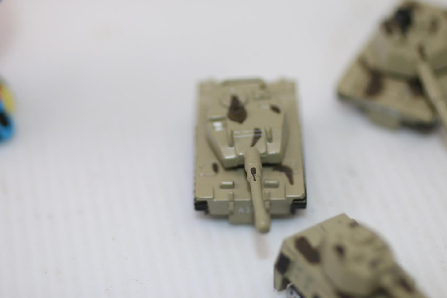 Miniature Military Tank & Helicopter Toy Lot w Soldiers Micro Machines Vehicles