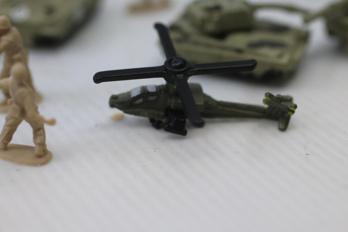 Miniature Military Tank & Helicopter Toy Lot w Soldiers Micro Machines Vehicles