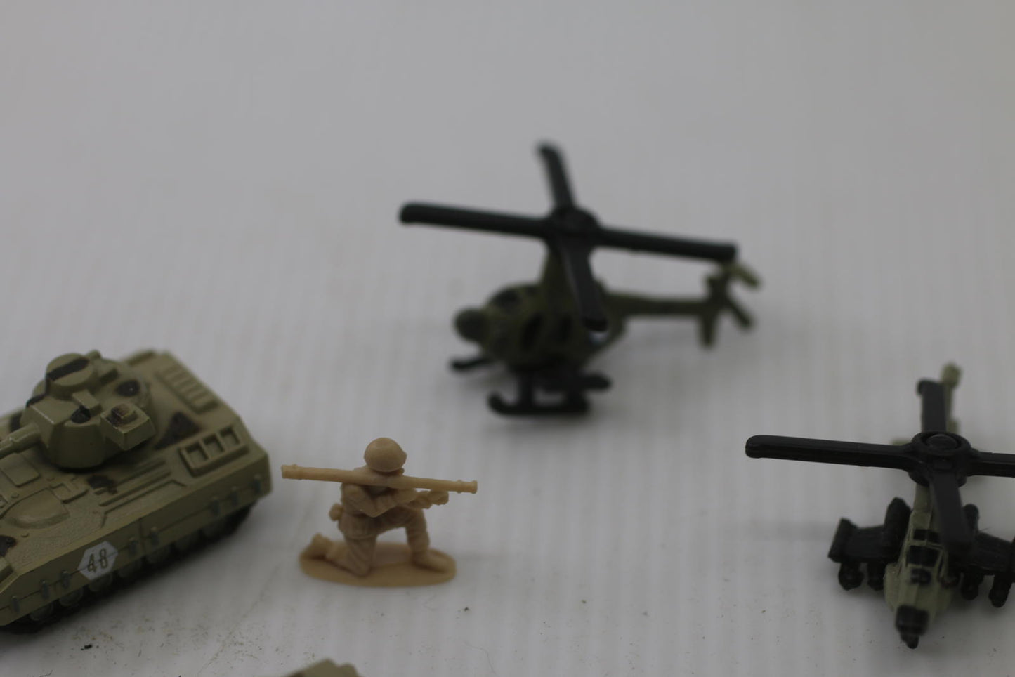Miniature Military Tank & Helicopter Toy Lot w Soldiers Micro Machines Vehicles