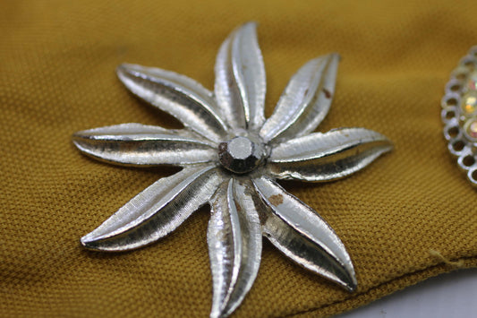 Vintage Silver Tone Floral Brooch – Sculptural Flower Design