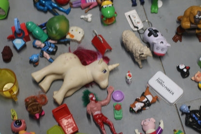 Large Kids Toy Lot Figures, Animals & Accessories Daycare Reseller Friendly Bulk