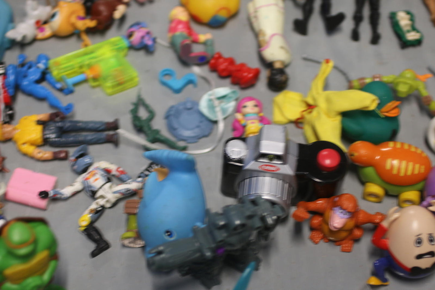 Large Kids Toy Lot Figures, Animals & Accessories Daycare Reseller Friendly Bulk