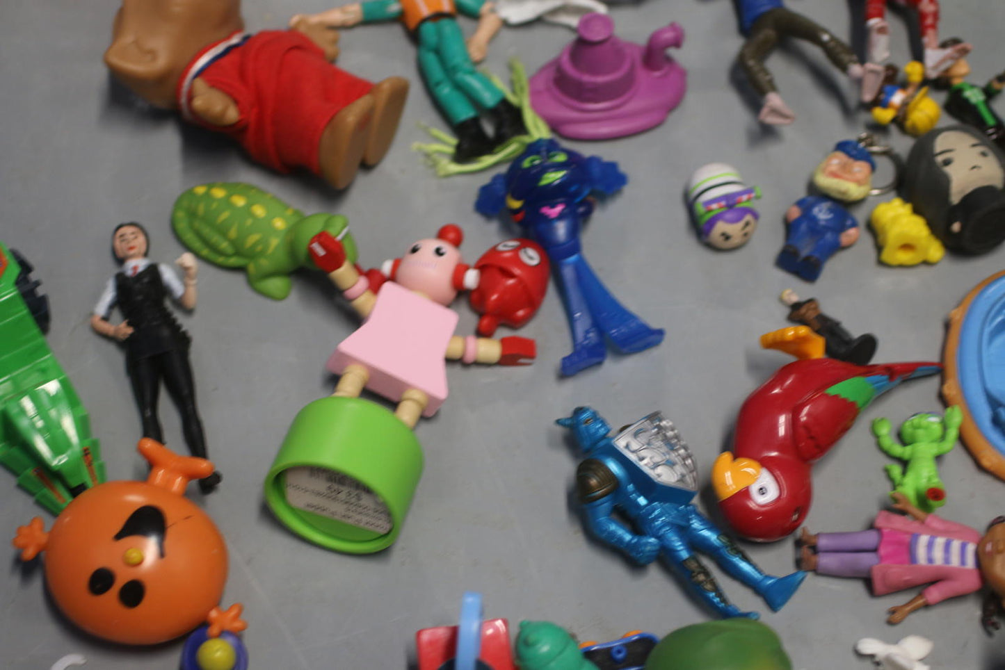 Large Kids Toy Lot Figures, Animals & Accessories Daycare Reseller Friendly Bulk