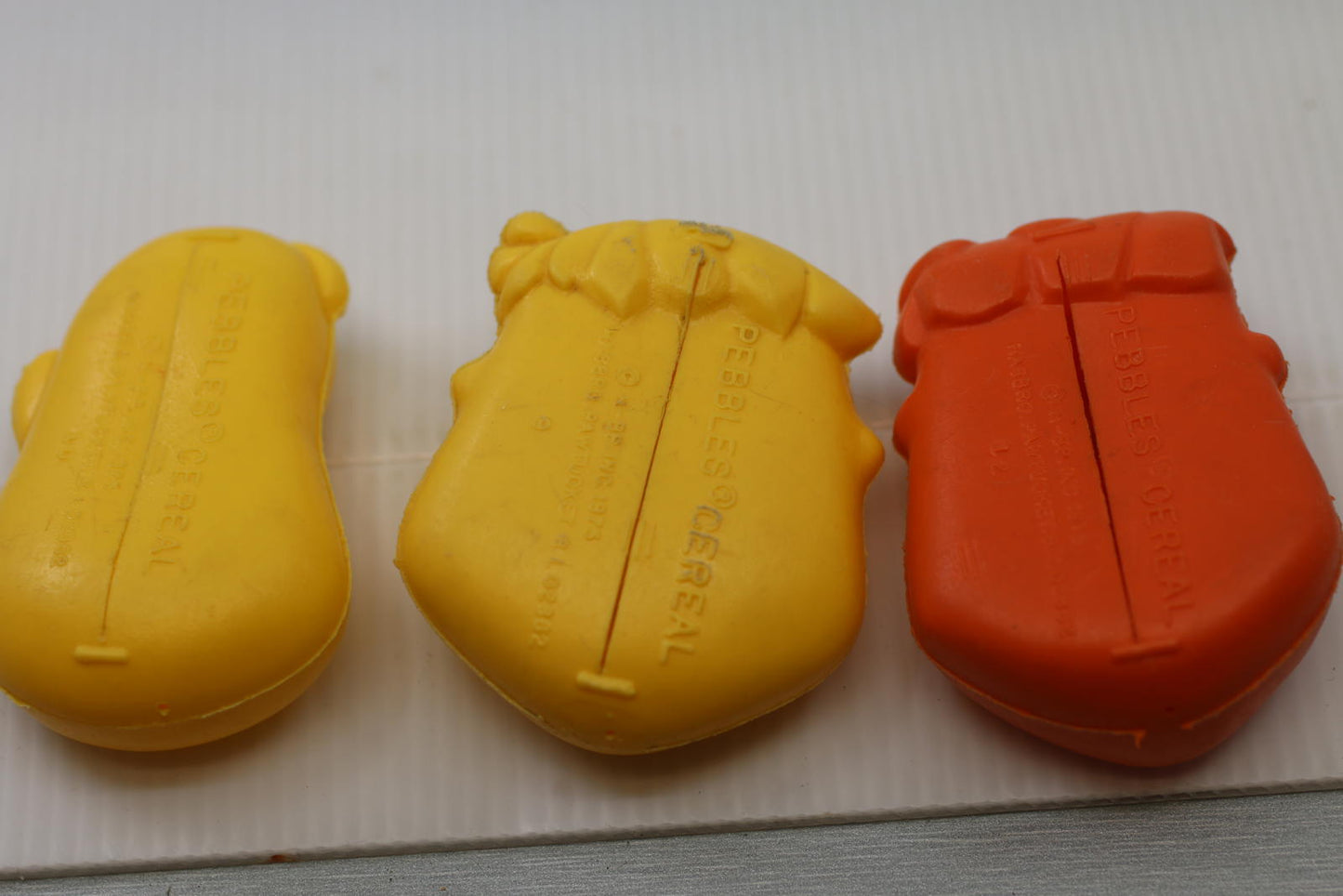 [ 1975 Post PEBBLES Cereal Prizes 3 Flintstones COIN HOLDERS - Fred Dino Barney]