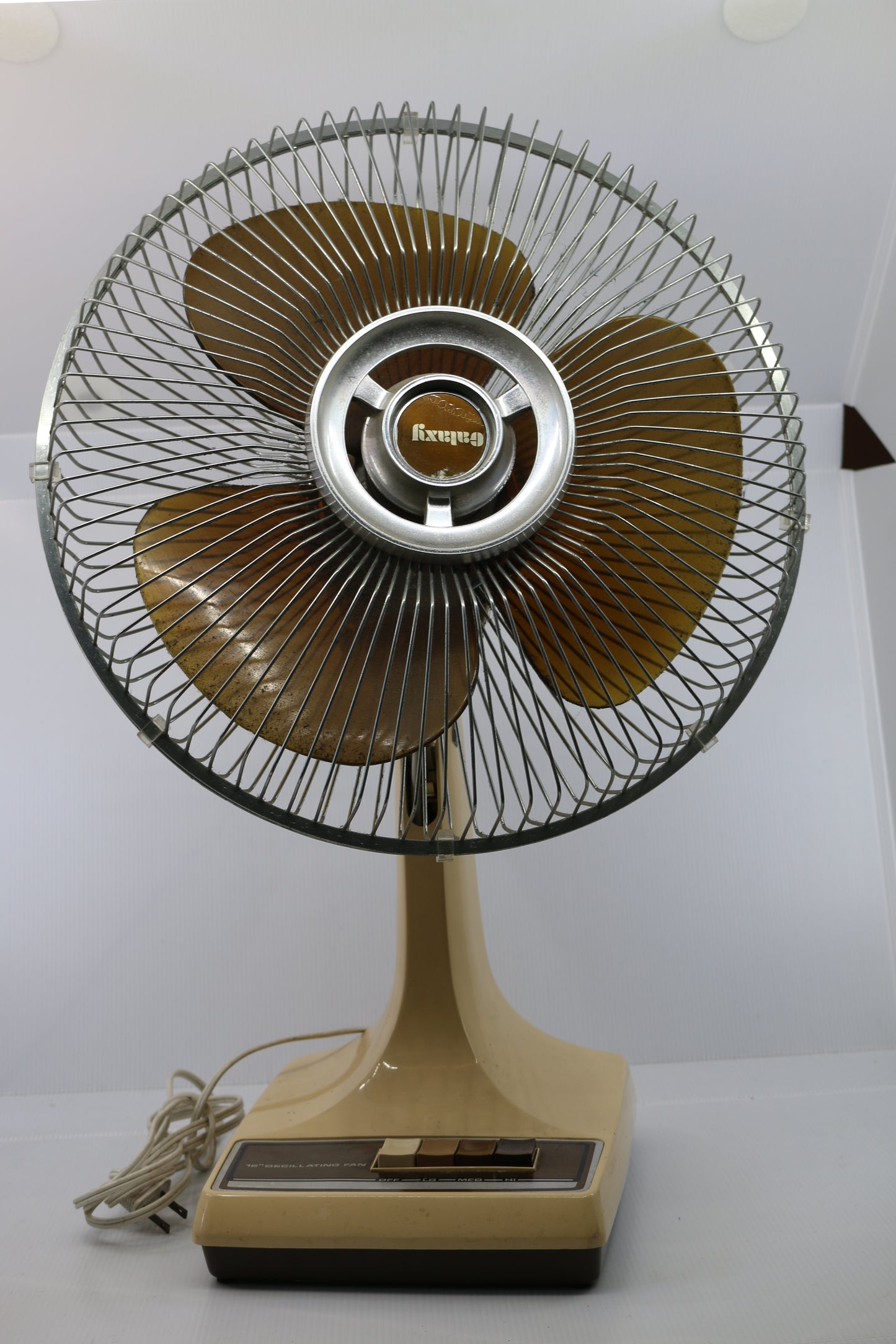 Galaxy 12" Oscillating Fan Vintage Amber Fan Blades 3 Speed cream & Brown