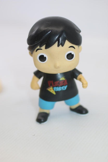 Ryan's World Special Delivery PIZZA PARTY RYAN 4"Vinyl action Figure toy youtube