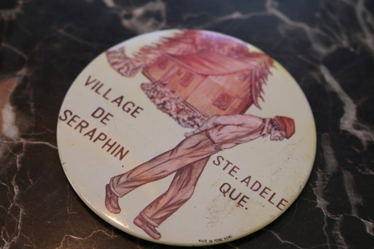Vintage button Macaron Souvenir Village de Séraphin Ste-Adèle QC pinback