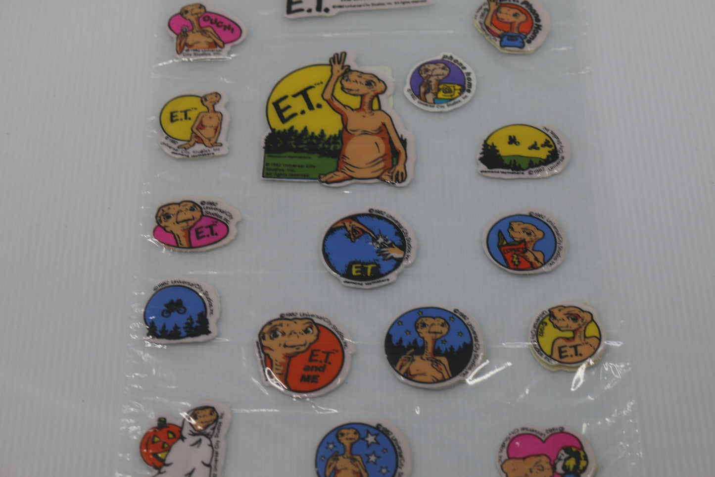 E.T. The Extraterrestrial Movie Set of 17 Character Puffy Stickers 1982 #2