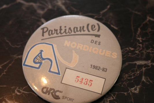 Vtg button pinback Macaron Souvenir Québec partisan(e) nordiques 1983
