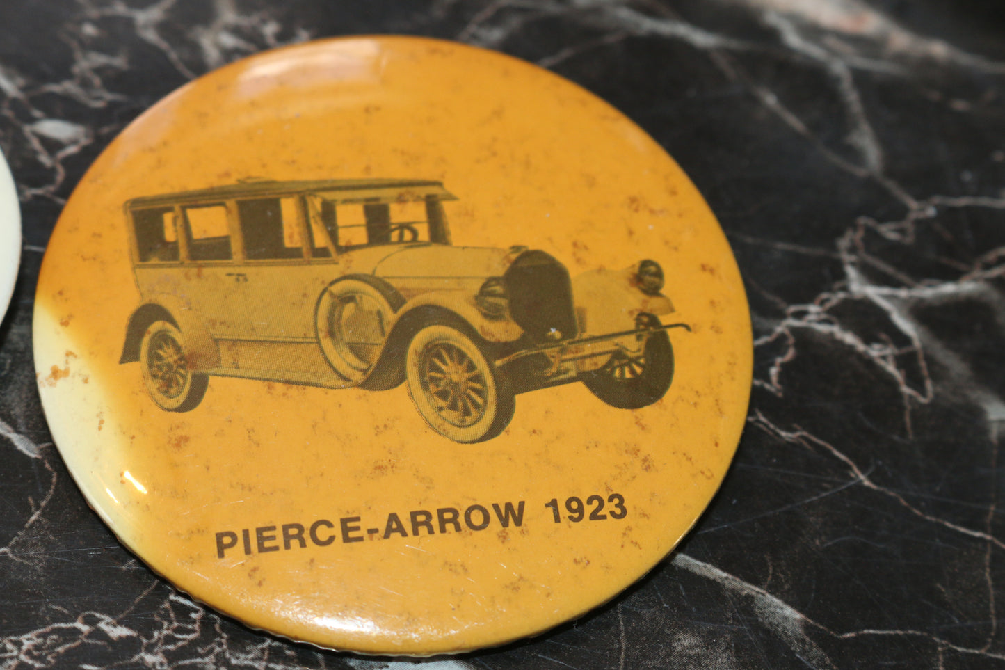 USED Vtg button pinback Macaron SouvenirPierce-arrow 1923