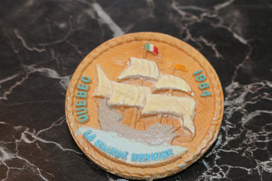 Vtg button pinback Macaron Souvenir Québec 1984, la grande Hermine