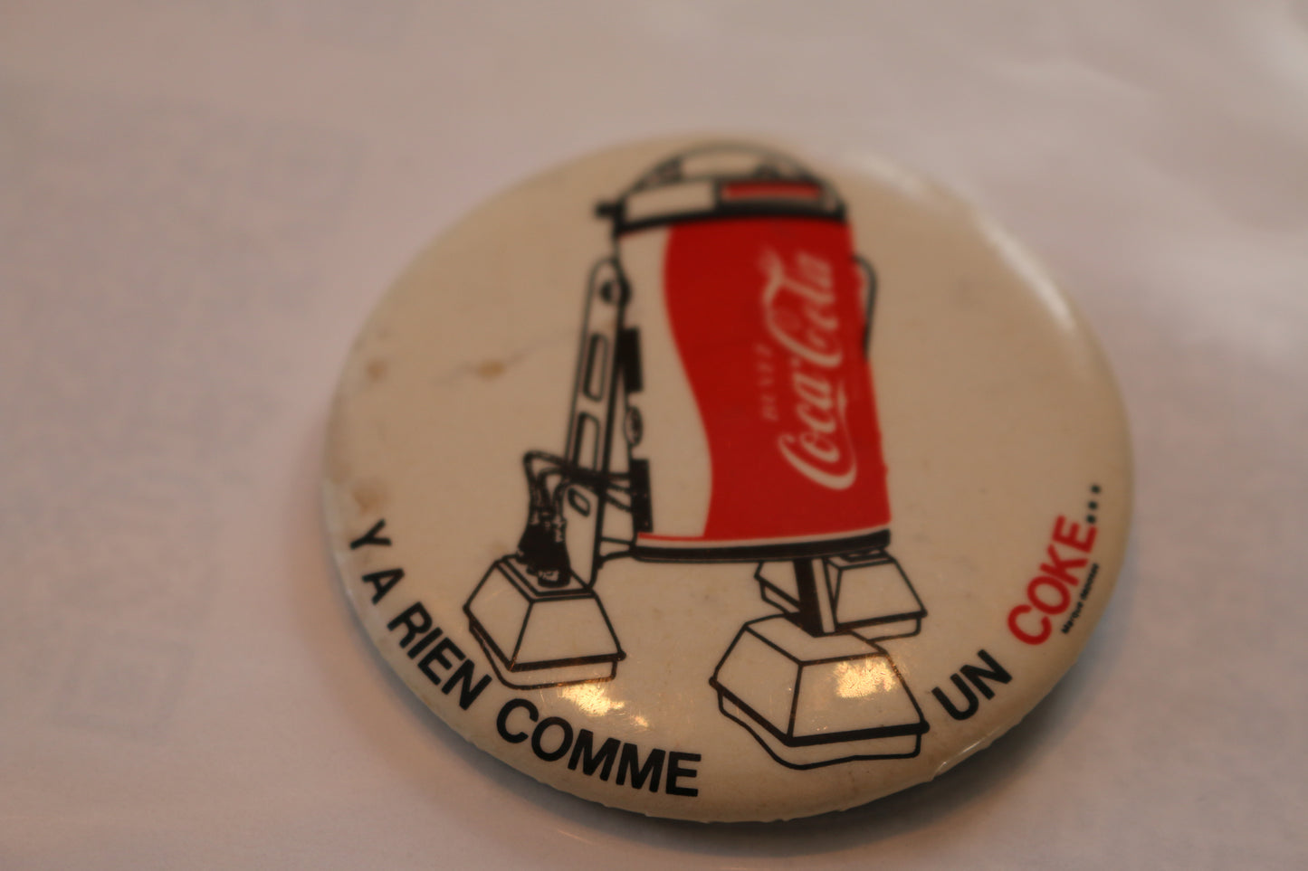 Rare Coca Cola Star Wars R2D2 Pinback Button 1970s Things go better french