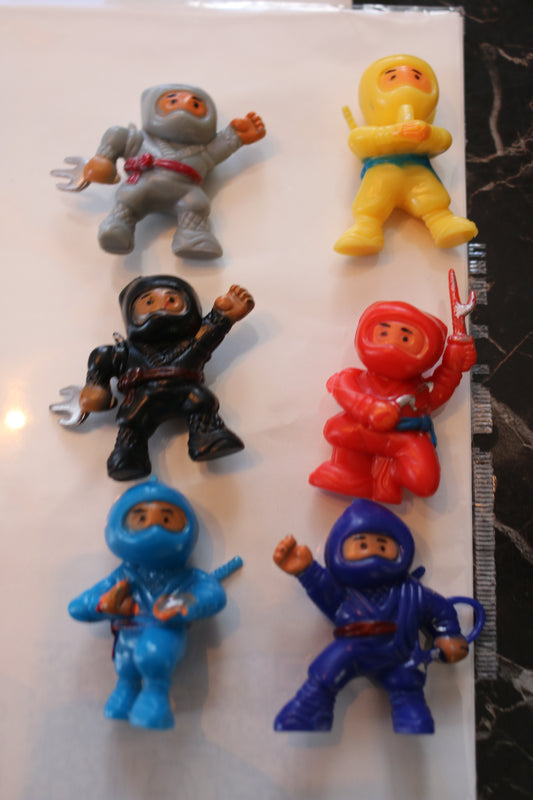 Lot of 6 pocket Ninja Toys Action Figures 1 Inch Tall Small Mini Vintage #2