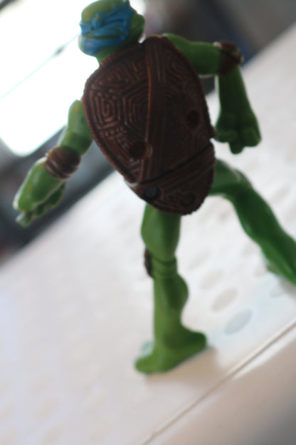 McDonald's TMNT 2007 Happy Meal Fighting Leonardo Figure