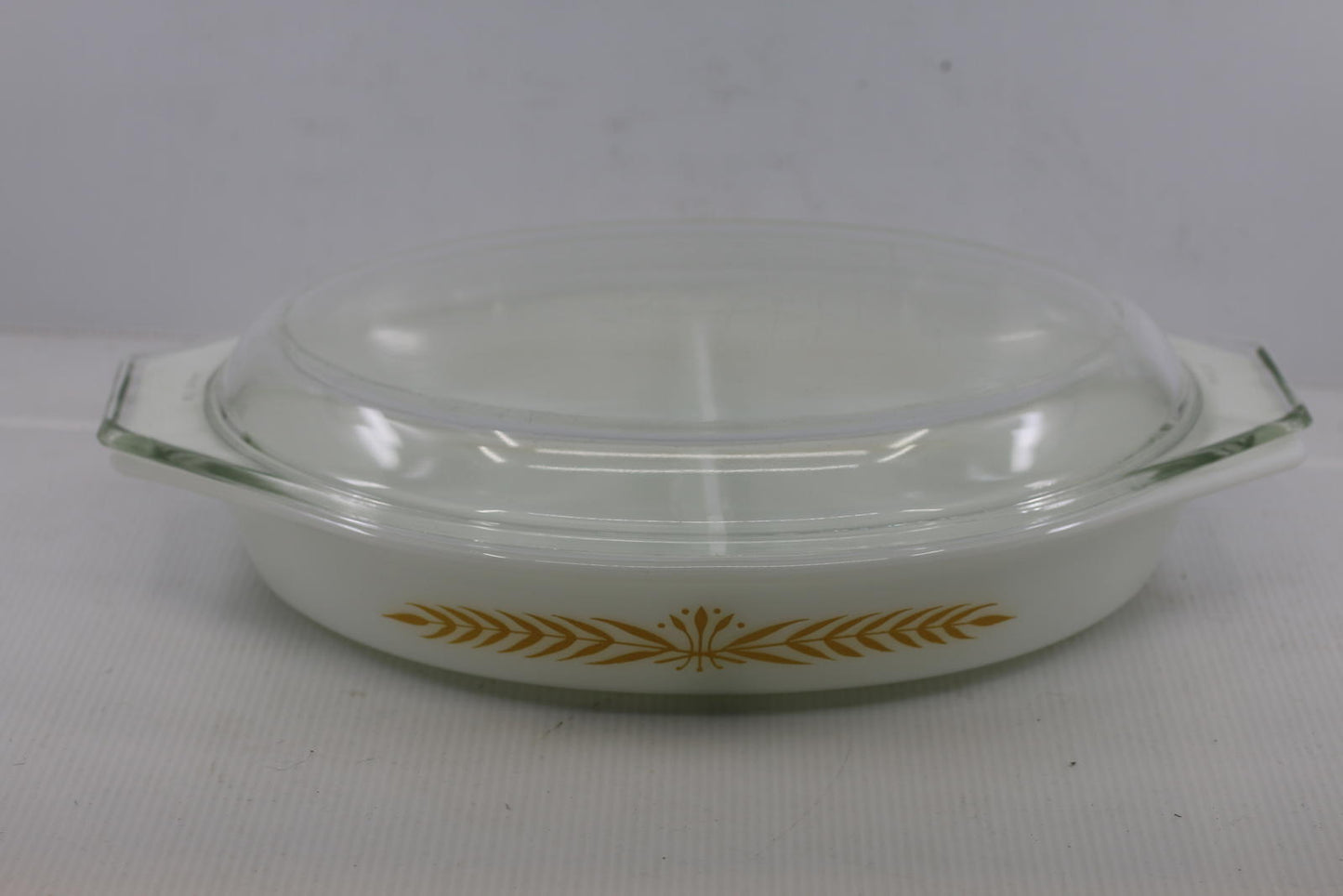 Vintage 1960's Pyrex Royal Wheat 1.5 qt. Divided Casserole Dish Oval WITH Lid