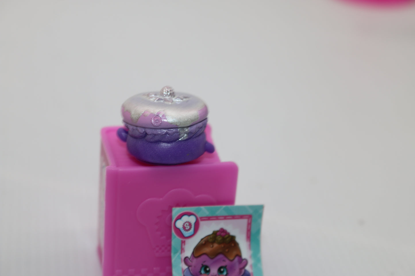 Shopkins Season Join the Party Single Figure with Pink box