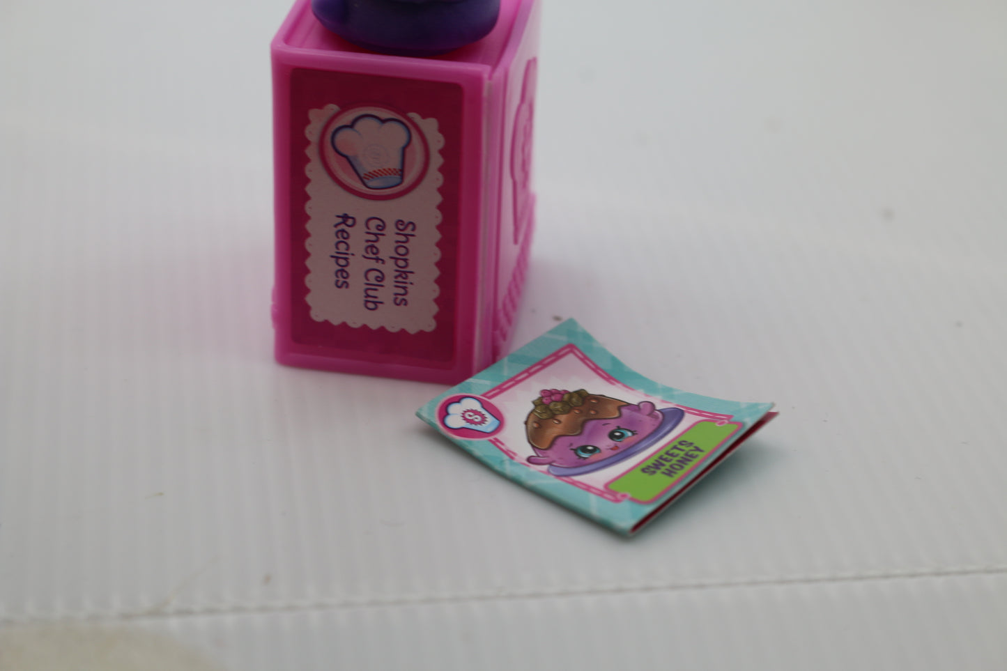 Shopkins Season Join the Party Single Figure with Pink box