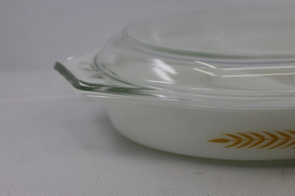 Vintage 1960's Pyrex Royal Wheat 1.5 qt. Divided Casserole Dish Oval WITH Lid