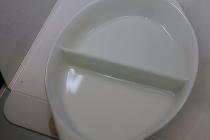 Vintage 1960's Pyrex Royal Wheat 1.5 qt. Divided Casserole Dish Oval WITH Lid