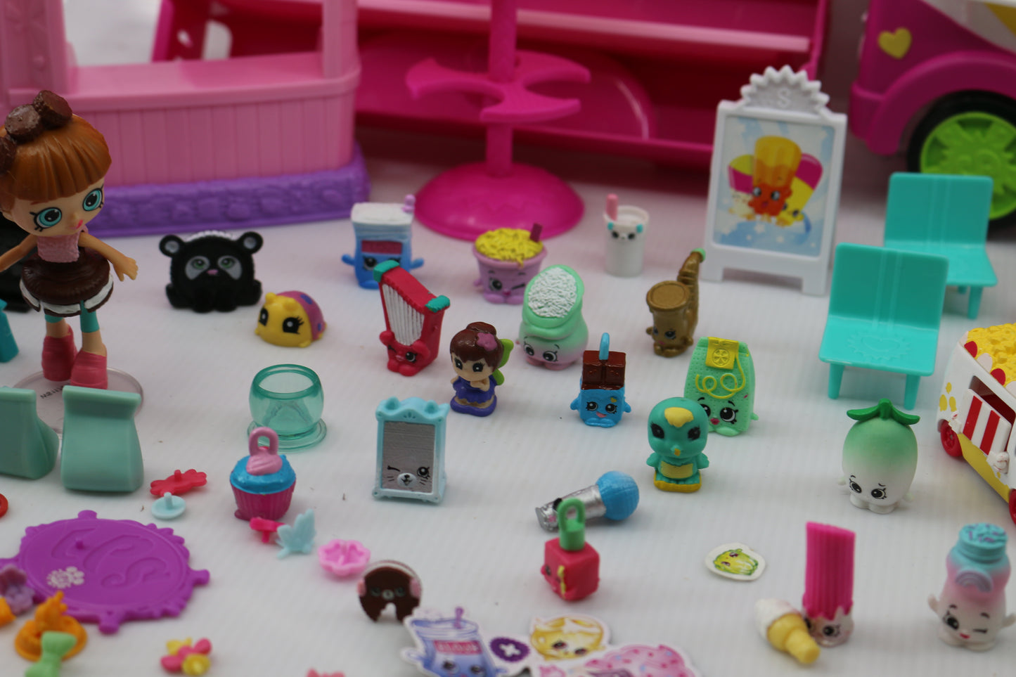 Huge lot Shopkins Moose toys Ice CreamTruck carrying case booklet figures