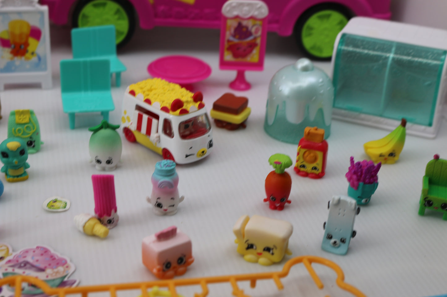 Huge lot Shopkins Moose toys Ice CreamTruck carrying case booklet figures