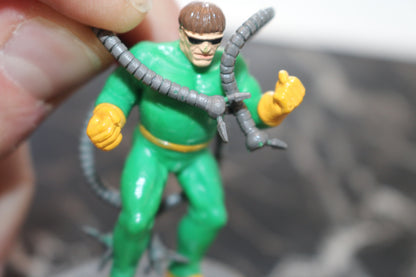 MINI FIGURINE MARVEL - docteur octoppus Doctor Octopus 6cm toy on base
