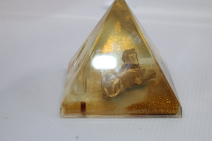 Luxor Las Vegas Pyramid Sphinx Snow Globe Paperweight Vintage 90's