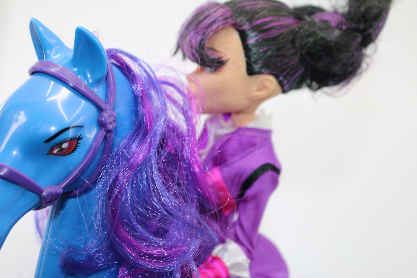 Monster High Headless Headmistress Bloodgood Doll and Nightmare Horse Set 2013