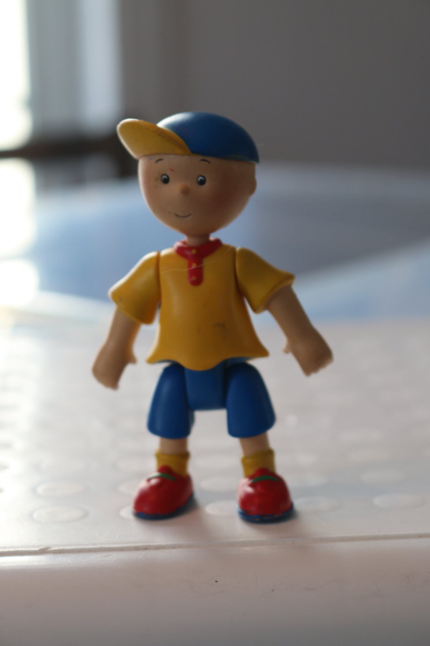 2002 Caillou 3.25 Inch Posable Action Figure PBS Kids Cinar Children