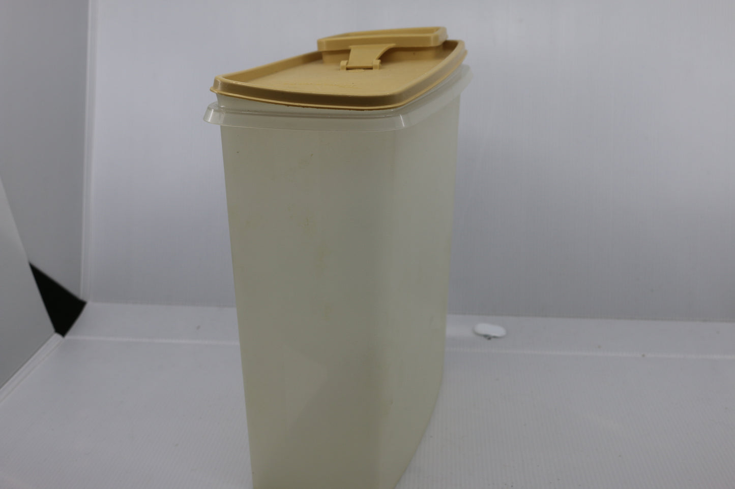 Vintage TUPPERWARE 1590-8 Tan Plastic Cereal Keeper containers with Lid