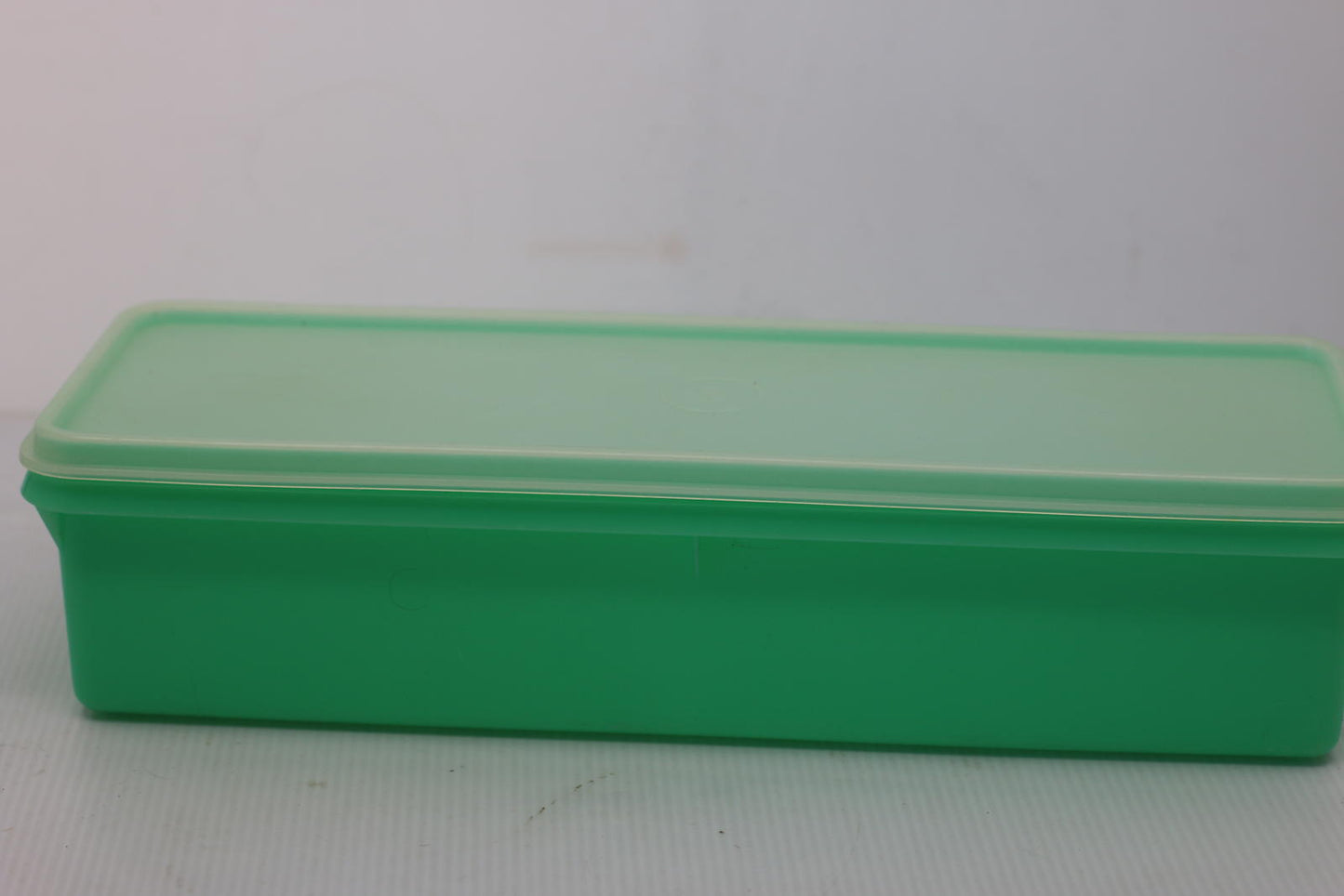 Vintage Green Tupperware Celery Vegetable Keeper Crisper #892-2 w/ Lid 893-1